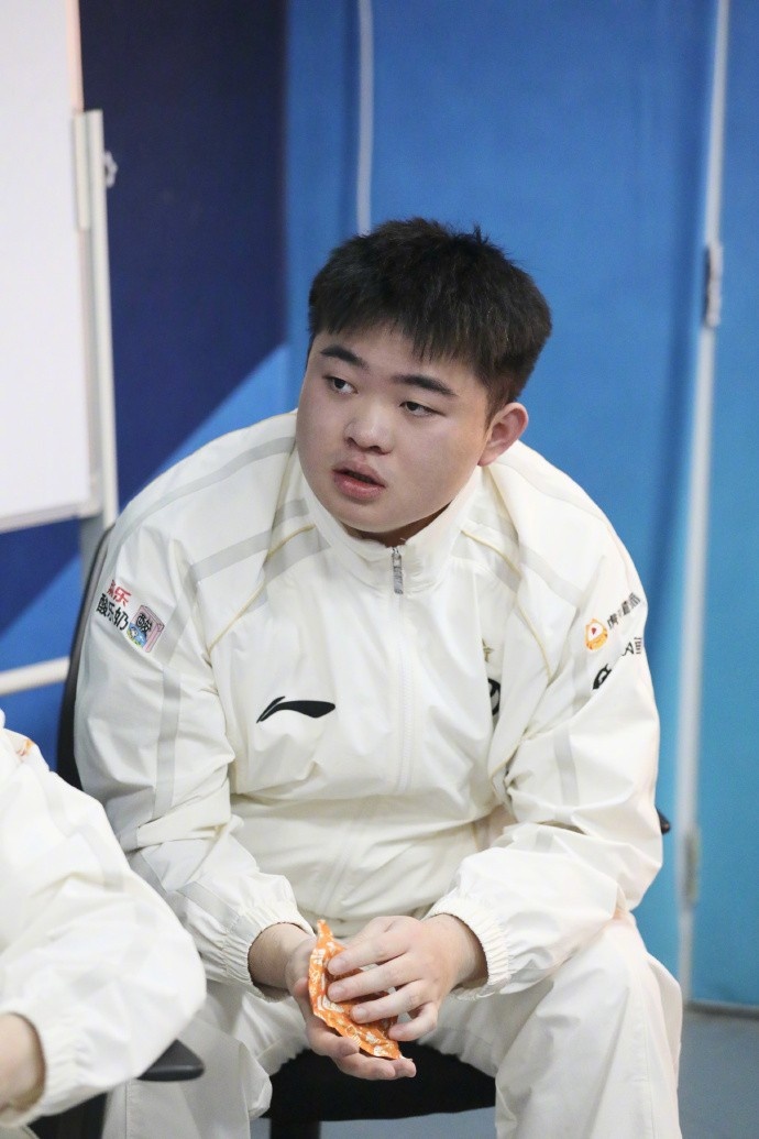 不敌WBG后IG发布赛场返图：折锋未折气，敛志更砺心